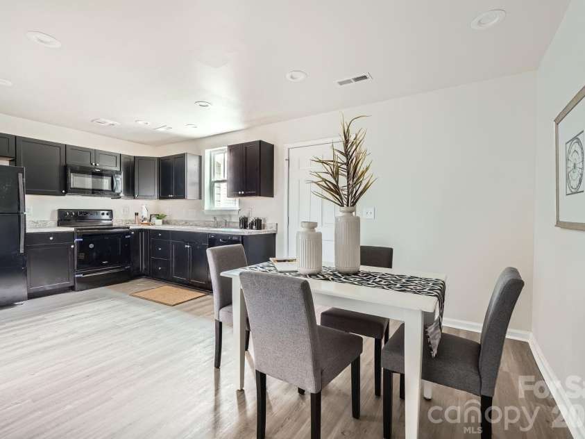 1614 Ct Brooks Circle, Charlotte, NC 28212.  MLS# CAR4401098, YatesRealty ID 36111. Representative Photo