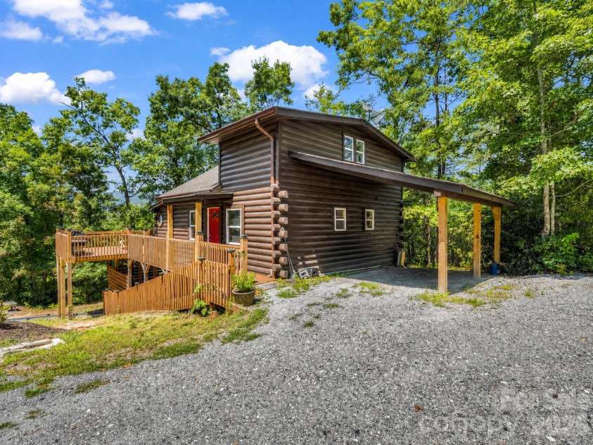 180 Mountain Ridge Drive, Lake Lure, NC 28746.  MLS# CAR4399742, YatesRealty ID 36112. 