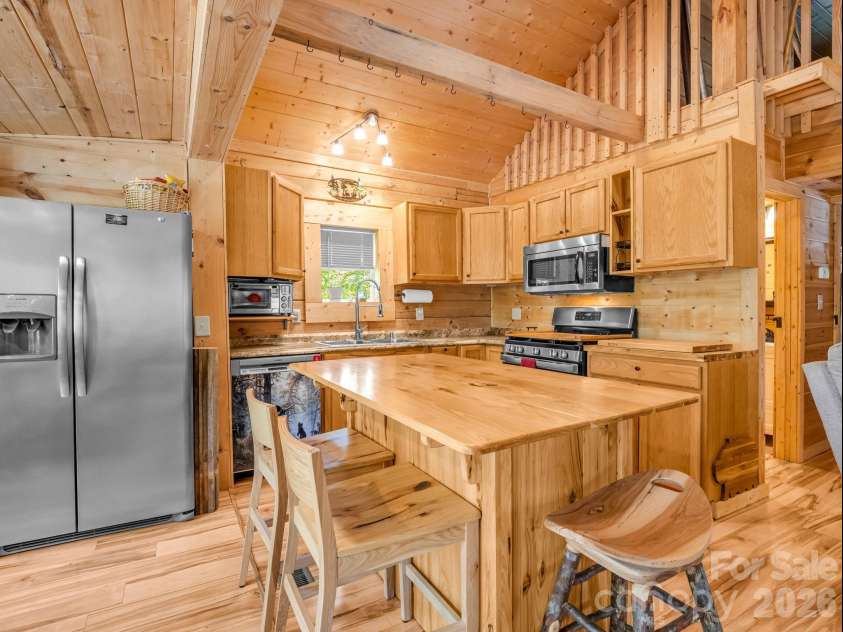 180 Mountain Ridge Drive, Lake Lure, NC 28746.  MLS# CAR4399742, YatesRealty ID 36112. 
