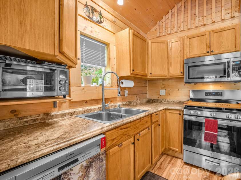 180 Mountain Ridge Drive, Lake Lure, NC 28746.  MLS# CAR4399742, YatesRealty ID 36112. 