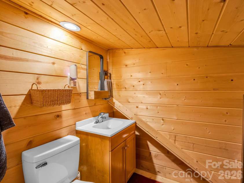 180 Mountain Ridge Drive, Lake Lure, NC 28746.  MLS# CAR4399742, YatesRealty ID 36112. 