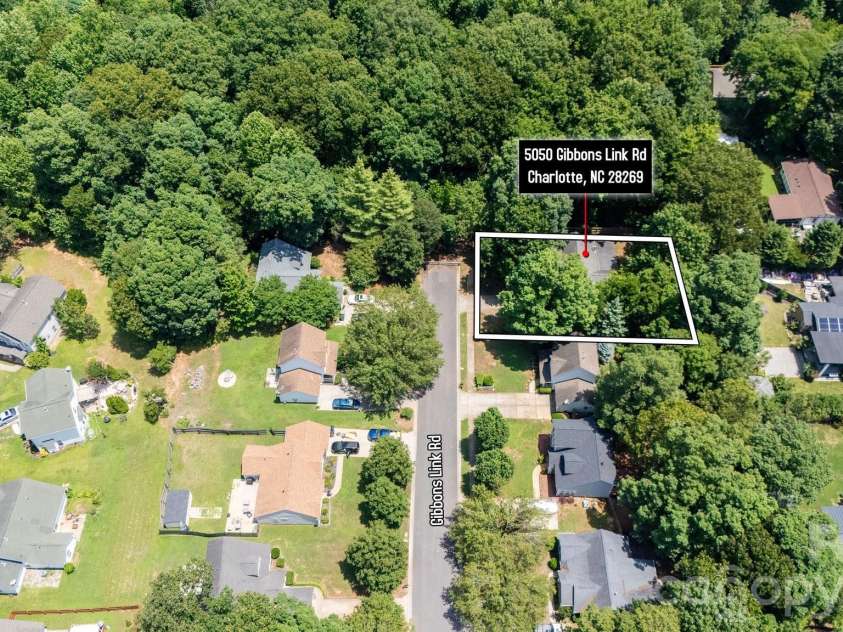 5050 Gibbons Link Road, Charlotte, NC 28269.  MLS# CAR4395941, YatesRealty ID 36113. 