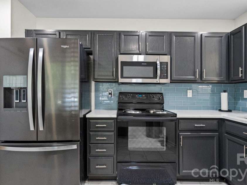 5050 Gibbons Link Road, Charlotte, NC 28269.  MLS# CAR4395941, YatesRealty ID 36113. 
