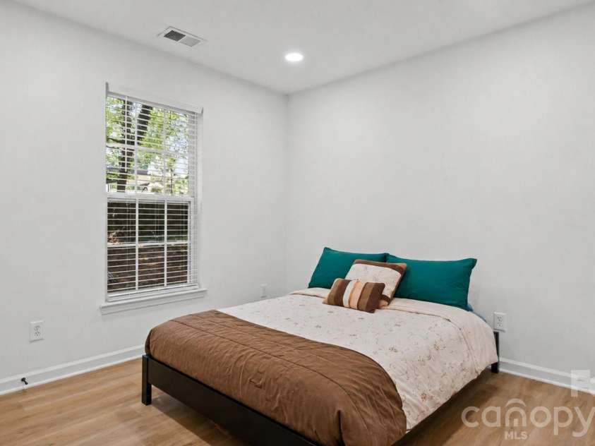 5050 Gibbons Link Road, Charlotte, NC 28269.  MLS# CAR4395941, YatesRealty ID 36113. Second Bedroom