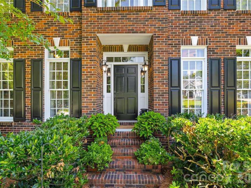5301 Ravenglass Court, Waxhaw, NC 28173.  MLS# CAR4400032, YatesRealty ID 36114. Front Entrance