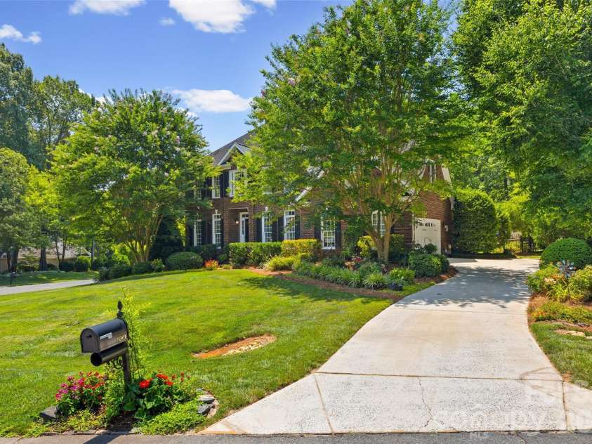 5301 Ravenglass Court, Waxhaw, NC 28173.  MLS# CAR4400032, YatesRealty ID 36114. Front Yard