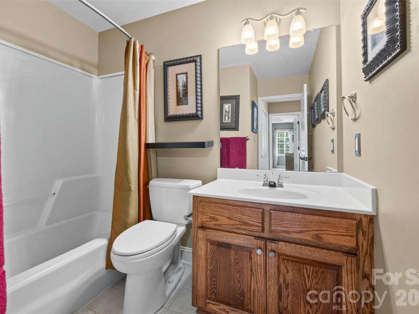 5301 Ravenglass Court, Waxhaw, NC 28173.  MLS# CAR4400032, YatesRealty ID 36114. Guest Bathroom