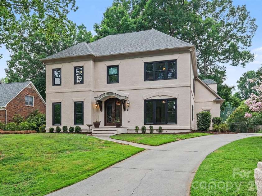 9408 Sardis Glen Drive, Matthews, NC 28105.  MLS# CAR4399691, YatesRealty ID 36115. 
