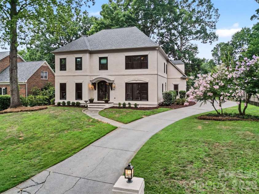 9408 Sardis Glen Drive, Matthews, NC 28105.  MLS# CAR4399691, YatesRealty ID 36115. 