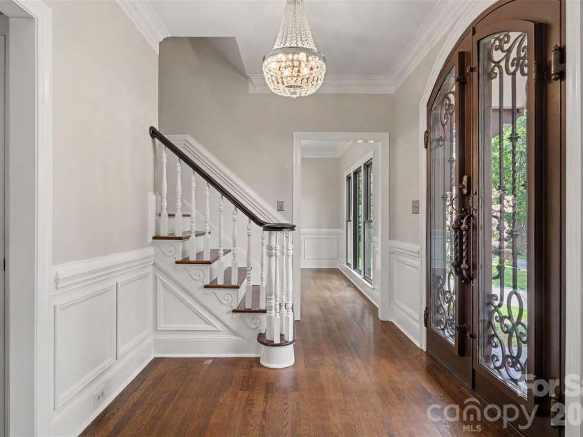 9408 Sardis Glen Drive, Matthews, NC 28105.  MLS# CAR4399691, YatesRealty ID 36115. 