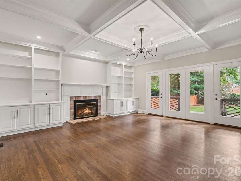 9408 Sardis Glen Drive, Matthews, NC 28105.  MLS# CAR4399691, YatesRealty ID 36115. 