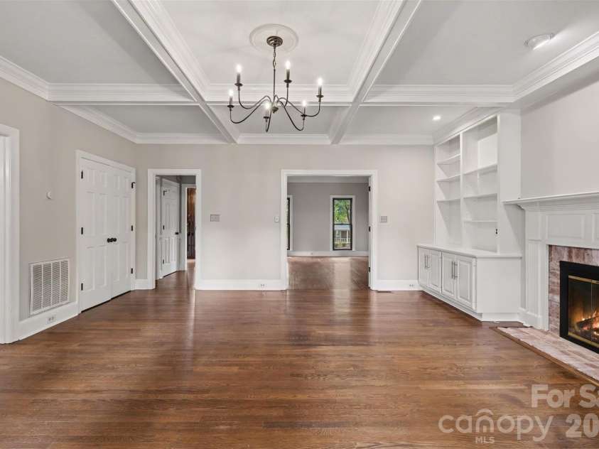 9408 Sardis Glen Drive, Matthews, NC 28105.  MLS# CAR4399691, YatesRealty ID 36115. 