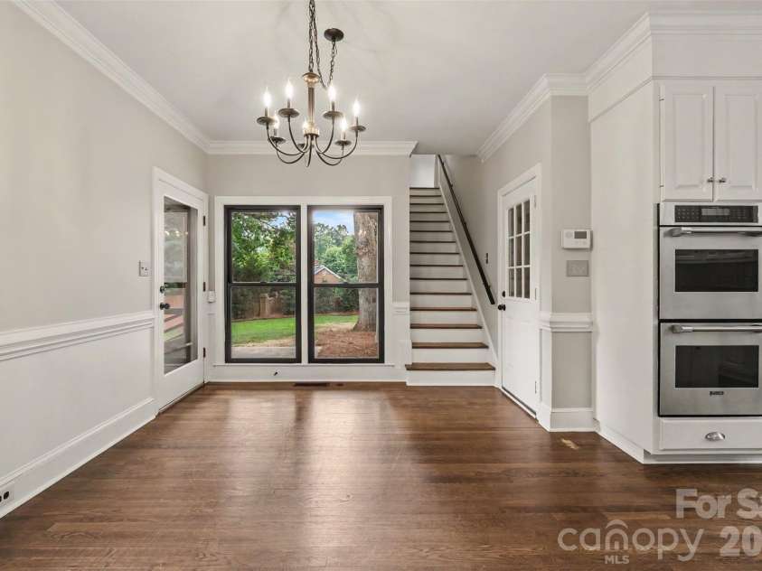 9408 Sardis Glen Drive, Matthews, NC 28105.  MLS# CAR4399691, YatesRealty ID 36115. 