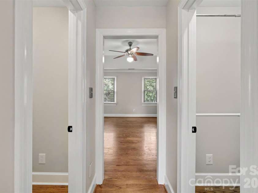 9408 Sardis Glen Drive, Matthews, NC 28105.  MLS# CAR4399691, YatesRealty ID 36115. 