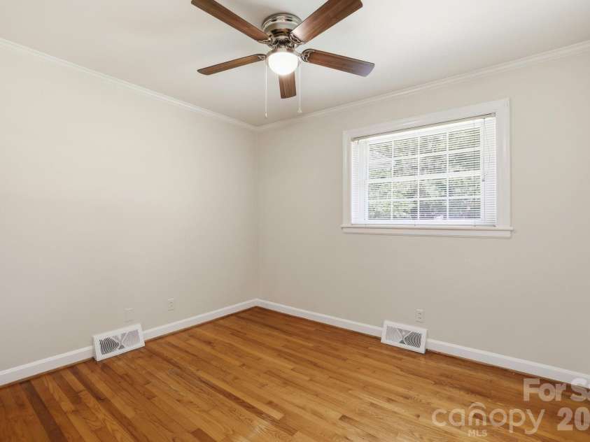 4020 Wilson Lane, Charlotte, NC 28206.  MLS# CAR4402474, YatesRealty ID 36116. 
