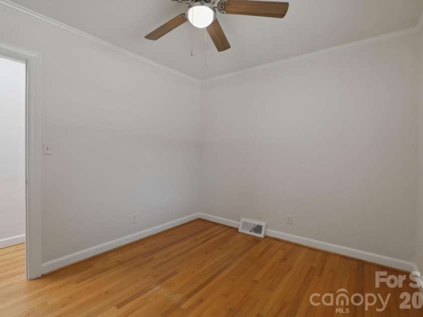 4020 Wilson Lane, Charlotte, NC 28206.  MLS# CAR4402474, YatesRealty ID 36116. 
