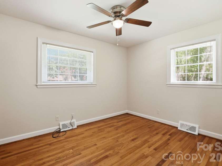 4020 Wilson Lane, Charlotte, NC 28206.  MLS# CAR4402474, YatesRealty ID 36116. 
