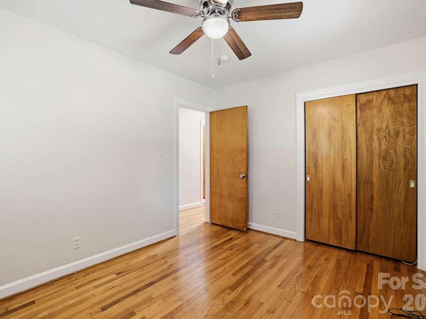 4020 Wilson Lane, Charlotte, NC 28206.  MLS# CAR4402474, YatesRealty ID 36116. 