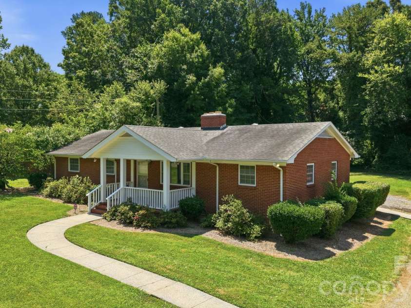 4020 Wilson Lane, Charlotte, NC 28206.  MLS# CAR4402474, YatesRealty ID 36116. 