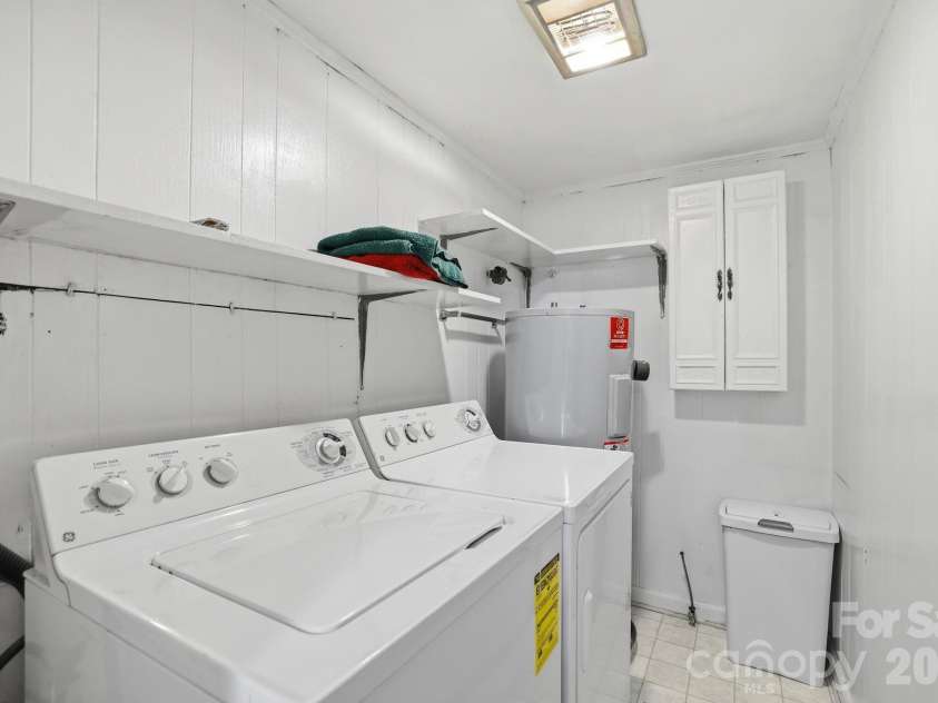 4020 Wilson Lane, Charlotte, NC 28206.  MLS# CAR4402474, YatesRealty ID 36116. Laundry Room
