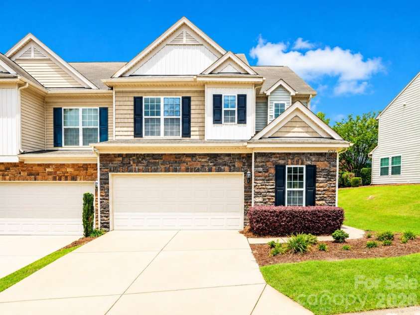 4752 Mount Royal Lane, Charlotte, NC 28210.  MLS# CAR4400092, YatesRealty ID 36117. 