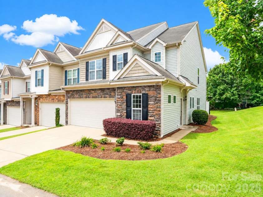 4752 Mount Royal Lane, Charlotte, NC 28210.  MLS# CAR4400092, YatesRealty ID 36117. 