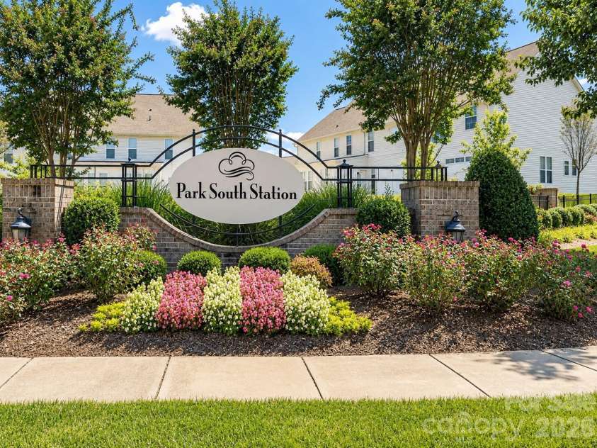 4752 Mount Royal Lane, Charlotte, NC 28210.  MLS# CAR4400092, YatesRealty ID 36117. 