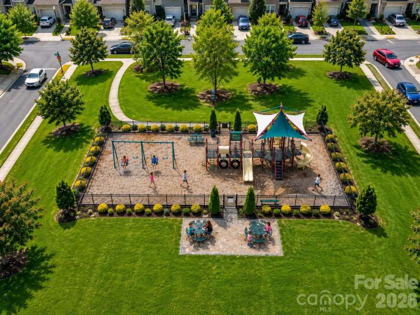 4752 Mount Royal Lane, Charlotte, NC 28210.  MLS# CAR4400092, YatesRealty ID 36117. 