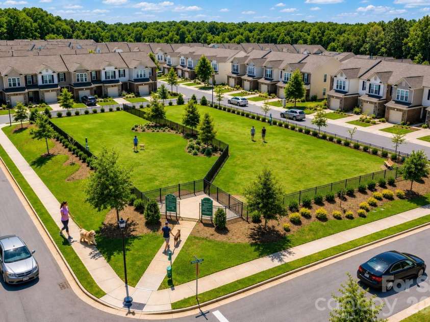 4752 Mount Royal Lane, Charlotte, NC 28210.  MLS# CAR4400092, YatesRealty ID 36117. 