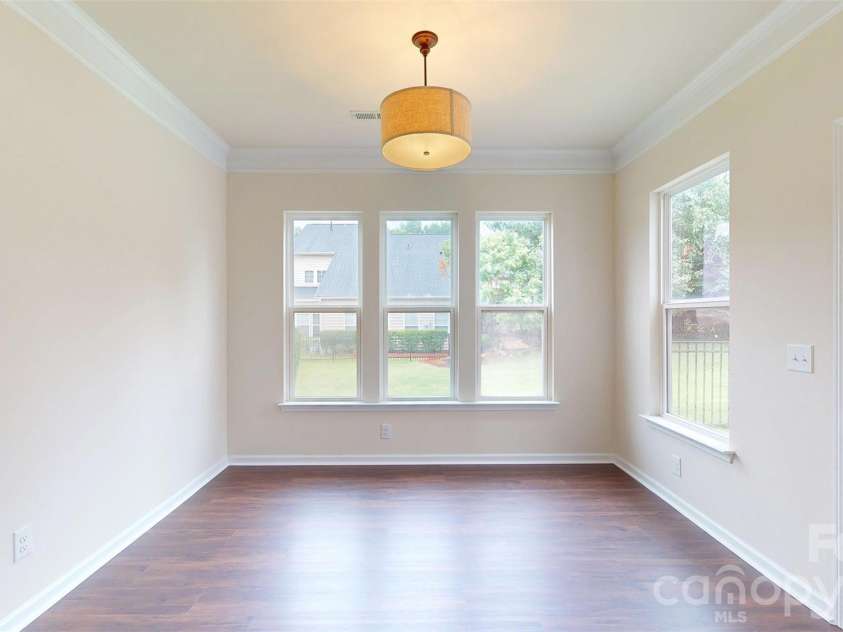 4752 Mount Royal Lane, Charlotte, NC 28210.  MLS# CAR4400092, YatesRealty ID 36117. 