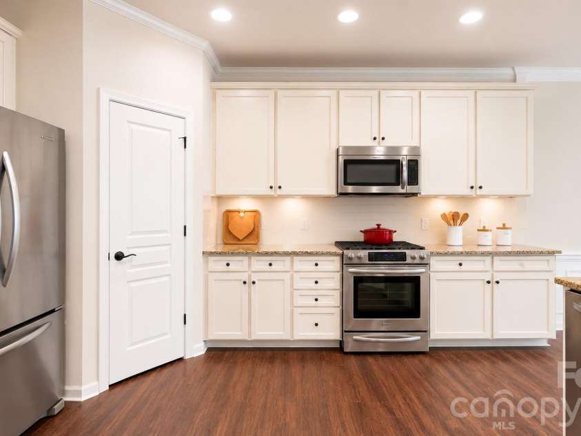 4752 Mount Royal Lane, Charlotte, NC 28210.  MLS# CAR4400092, YatesRealty ID 36117. Virtual staging