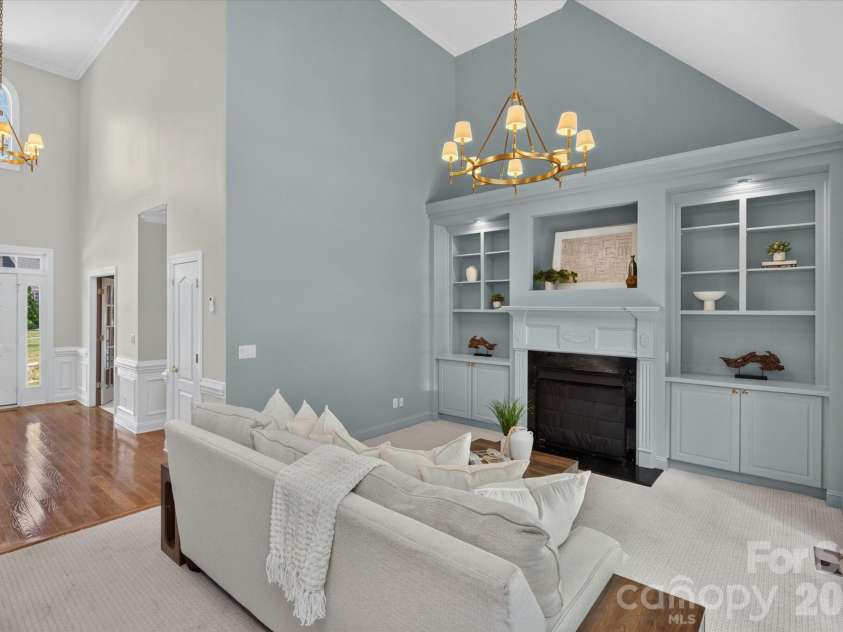 7102 Edenderry Drive, Charlotte, NC 28270.  MLS# CAR4402516, YatesRealty ID 36118. 