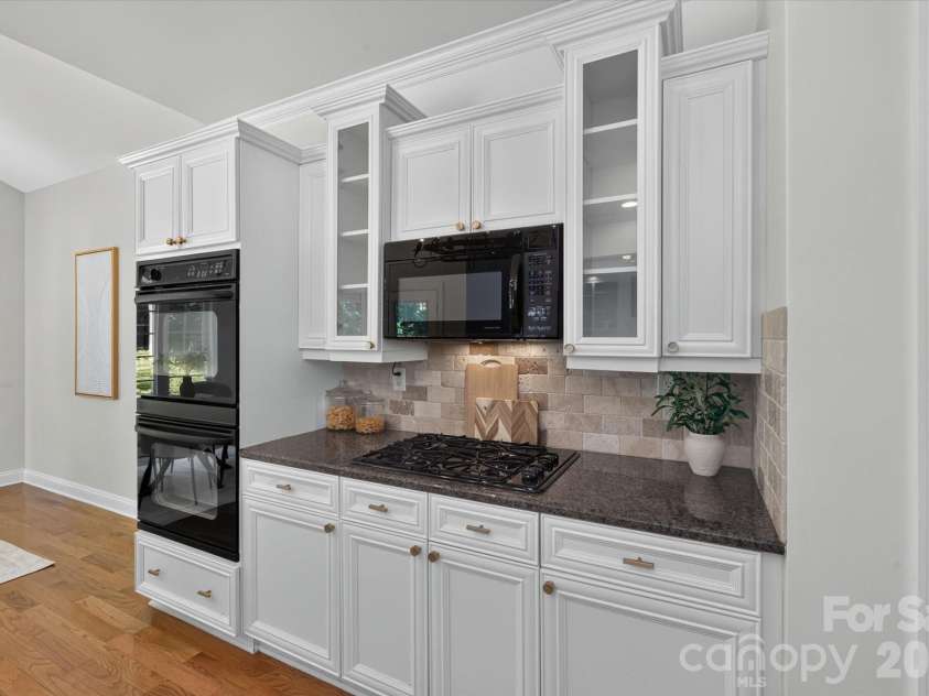 7102 Edenderry Drive, Charlotte, NC 28270.  MLS# CAR4402516, YatesRealty ID 36118. 