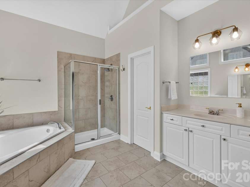 7102 Edenderry Drive, Charlotte, NC 28270.  MLS# CAR4402516, YatesRealty ID 36118. 