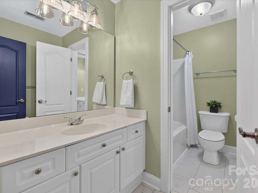 7102 Edenderry Drive, Charlotte, NC 28270.  MLS# CAR4402516, YatesRealty ID 36118. 