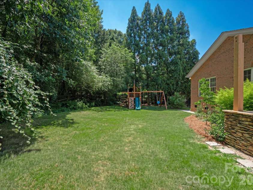 7102 Edenderry Drive, Charlotte, NC 28270.  MLS# CAR4402516, YatesRealty ID 36118. 