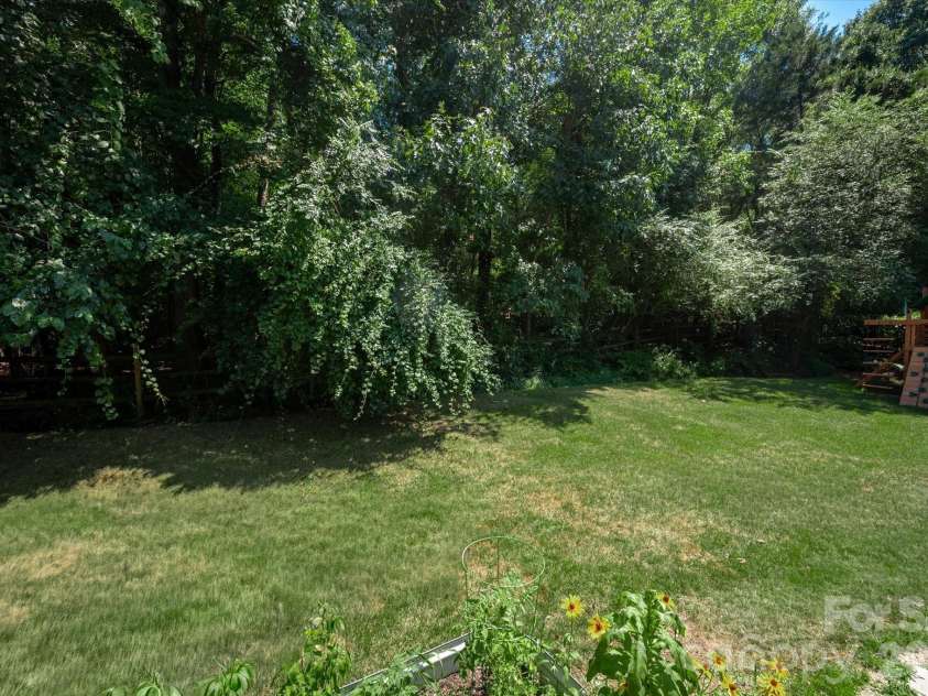 7102 Edenderry Drive, Charlotte, NC 28270.  MLS# CAR4402516, YatesRealty ID 36118. 