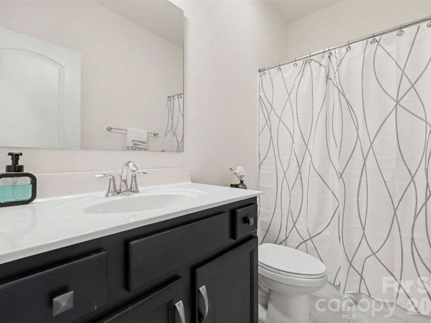 4571 Selhurst Drive, Fort Mill, SC 29707.  MLS# CAR4401865, YatesRealty ID 36119. Bathroom