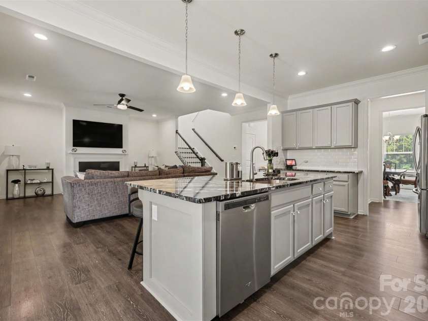 4571 Selhurst Drive, Fort Mill, SC 29707.  MLS# CAR4401865, YatesRealty ID 36119. Kitchen