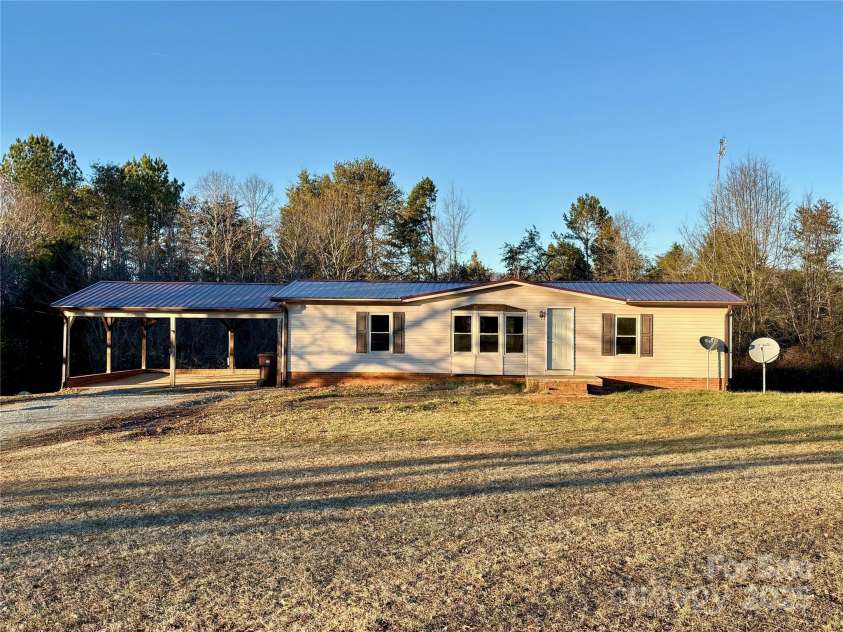 298 W B PHILBECK Road, Bostic, NC 28018.  MLS# CAR4209974, YatesRealty ID 3612. 