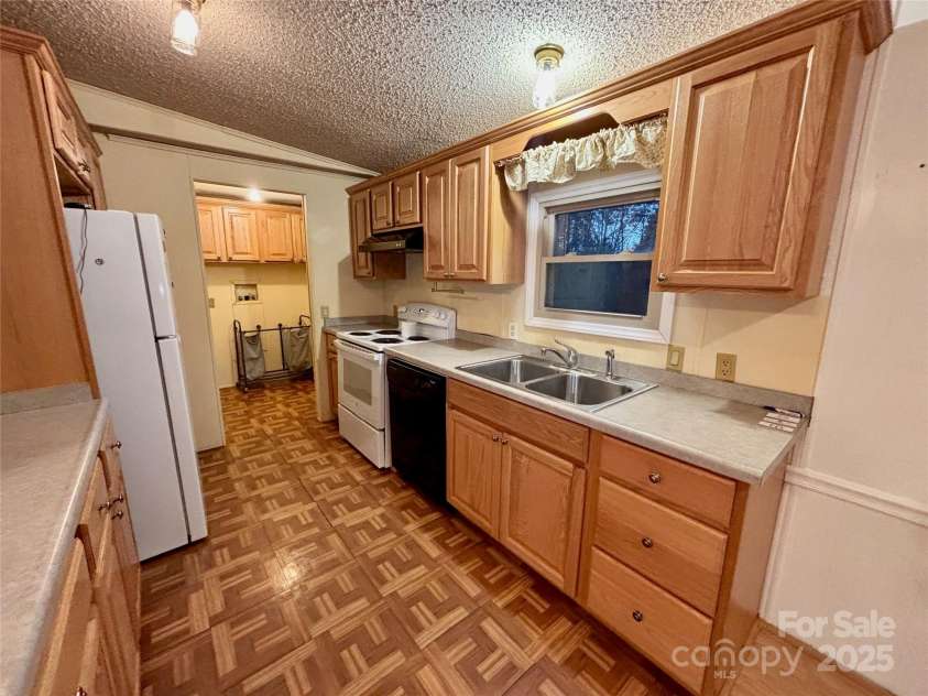 298 W B PHILBECK Road, Bostic, NC 28018.  MLS# CAR4209974, YatesRealty ID 3612. 