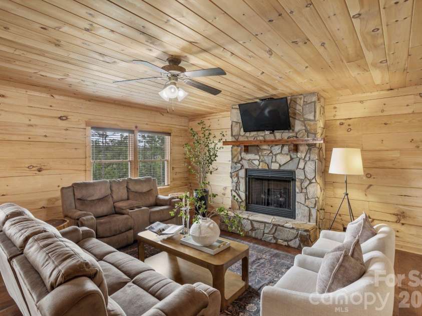1732 Waters Edge Drive, Granite Falls, NC 28630.  MLS# CAR4387285, YatesRealty ID 36120. 