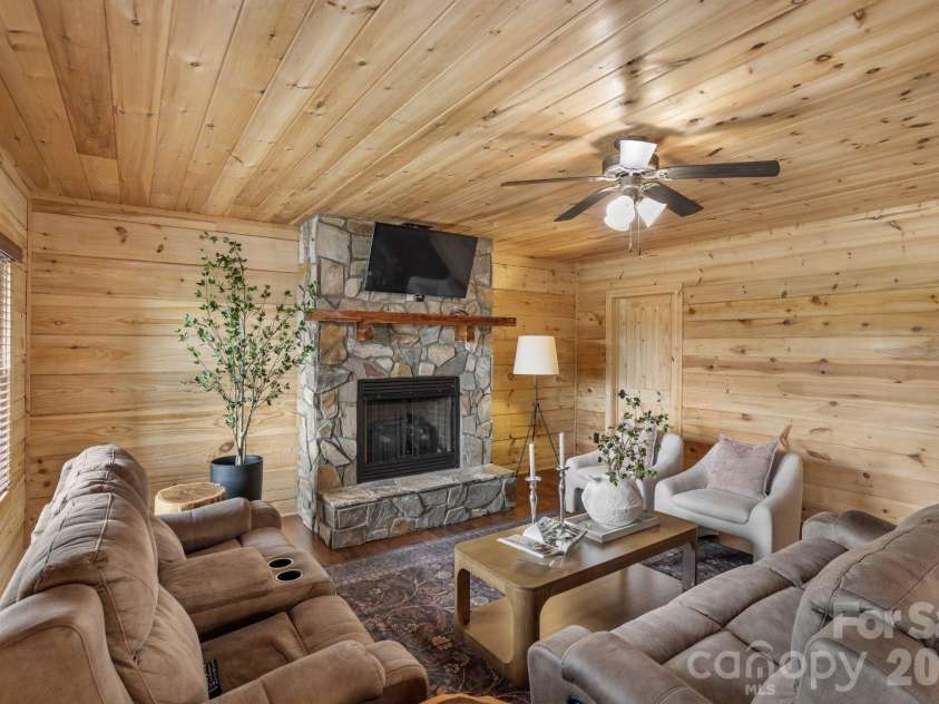 1732 Waters Edge Drive, Granite Falls, NC 28630.  MLS# CAR4387285, YatesRealty ID 36120. 