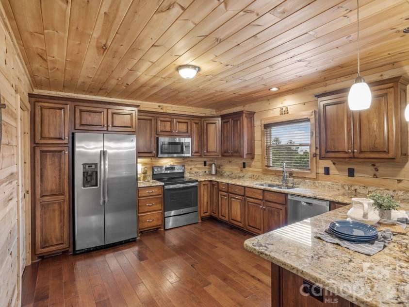 1732 Waters Edge Drive, Granite Falls, NC 28630.  MLS# CAR4387285, YatesRealty ID 36120. 