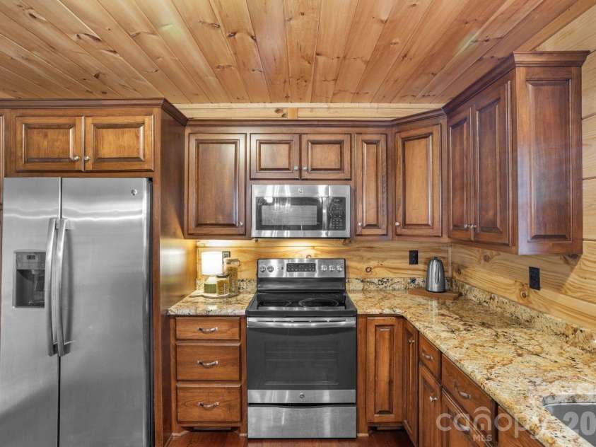1732 Waters Edge Drive, Granite Falls, NC 28630.  MLS# CAR4387285, YatesRealty ID 36120. 