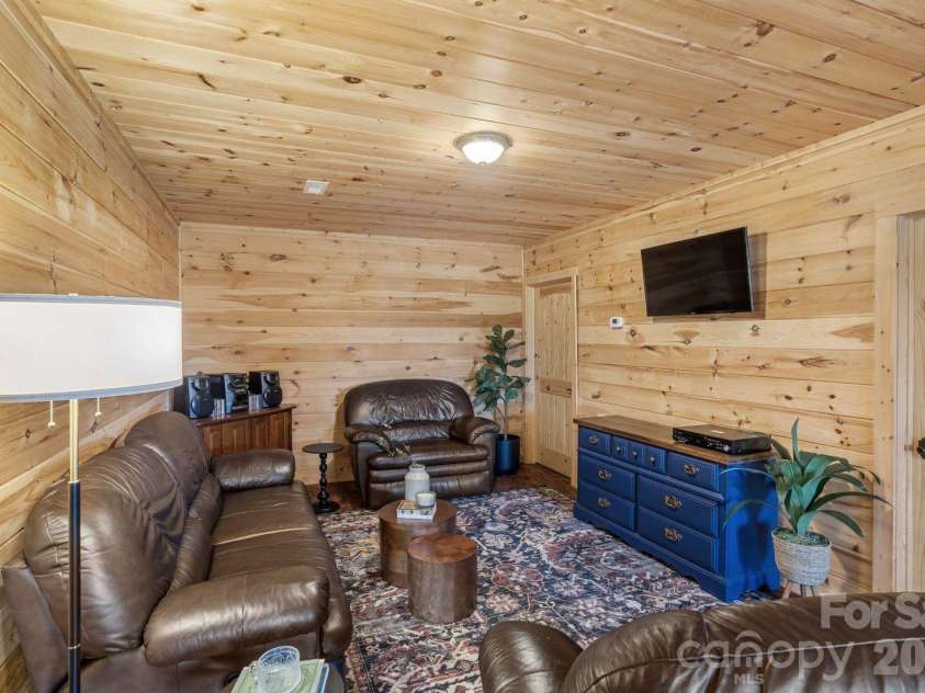 1732 Waters Edge Drive, Granite Falls, NC 28630.  MLS# CAR4387285, YatesRealty ID 36120. 