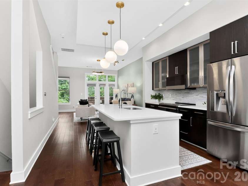 231 Doggett Street, Charlotte, NC 28203.  MLS# CAR4380904, YatesRealty ID 36121. 