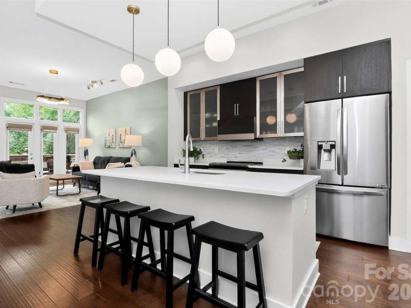 231 Doggett Street, Charlotte, NC 28203.  MLS# CAR4380904, YatesRealty ID 36121. 