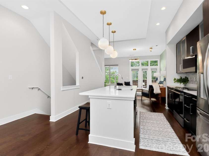 231 Doggett Street, Charlotte, NC 28203.  MLS# CAR4380904, YatesRealty ID 36121. 