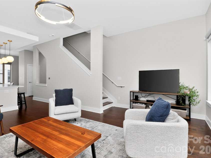 231 Doggett Street, Charlotte, NC 28203.  MLS# CAR4380904, YatesRealty ID 36121. 